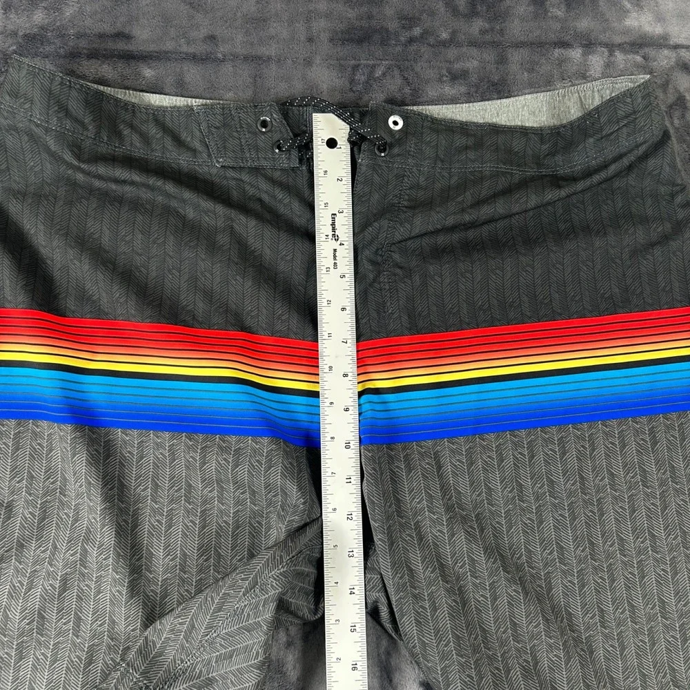 Hurley‎ Phantom Board Shorts Mens 38 Black Rainbow Stripe Chevron Swim Trunks